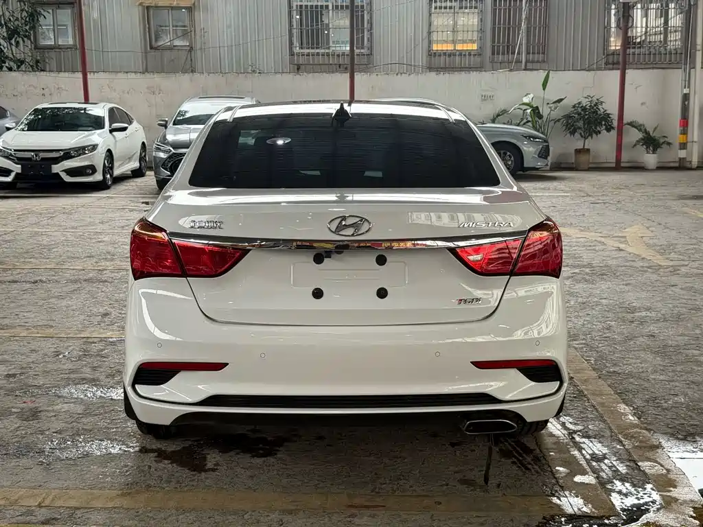 Hyundai Mistra - фото 8