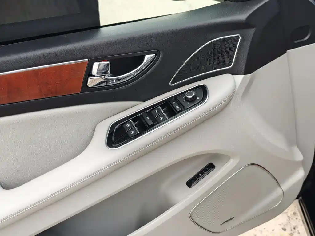 Hongqi Hongqi H7 — миниатюра 15