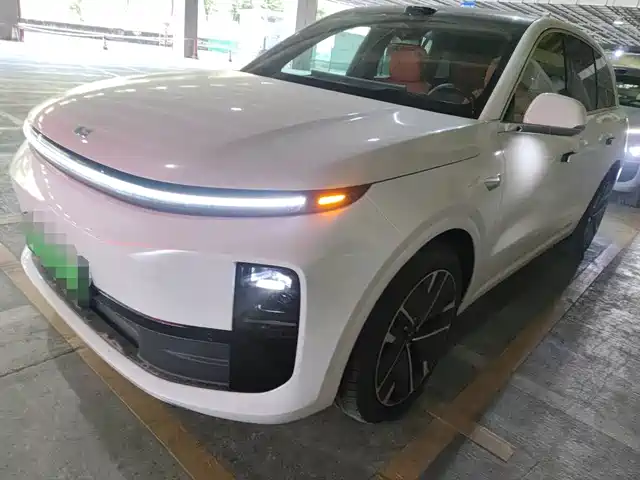 Li Auto IDEAL L6 2025