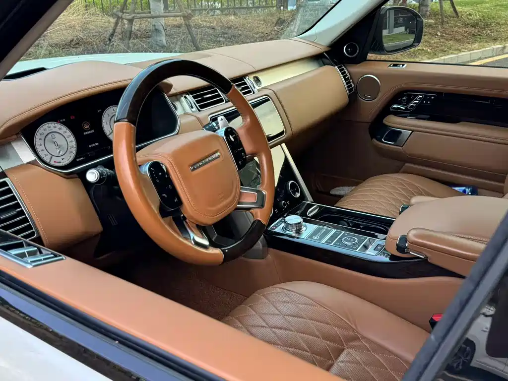 Land Rover Range Rover — миниатюра 4
