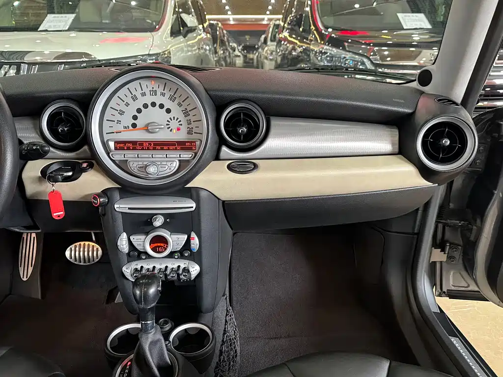 MINI Mini Clubman — миниатюра 15