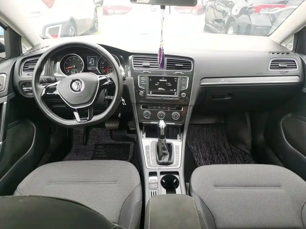 Volkswagen Golf — миниатюра 10