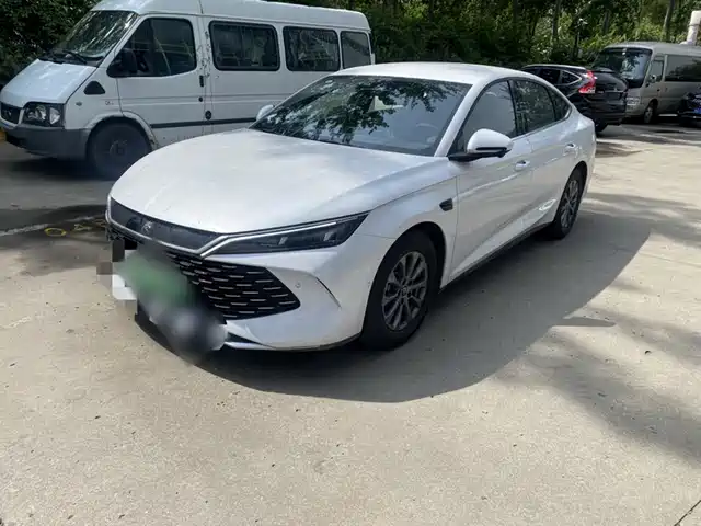 2025 BYD Qin