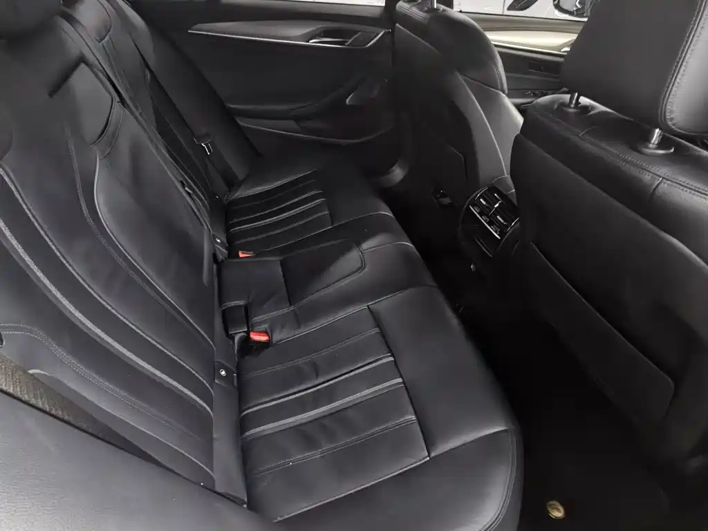 BMW 5 Series (Import) — миниатюра 7