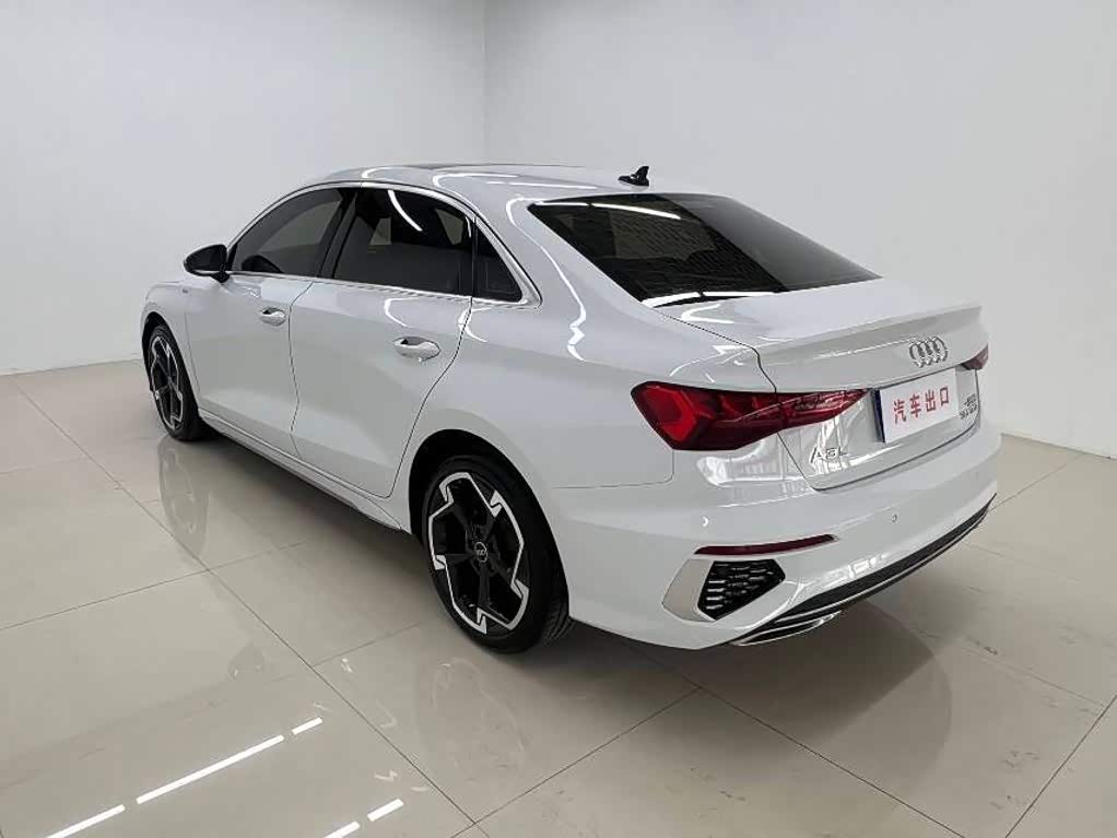 Audi A3 1.4 л 2023 г. Белый, пробег 35000 км