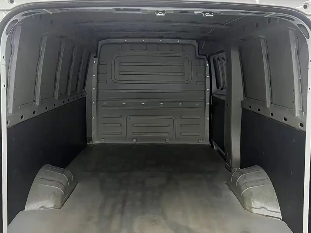 Wuling Yangguang — миниатюра 9