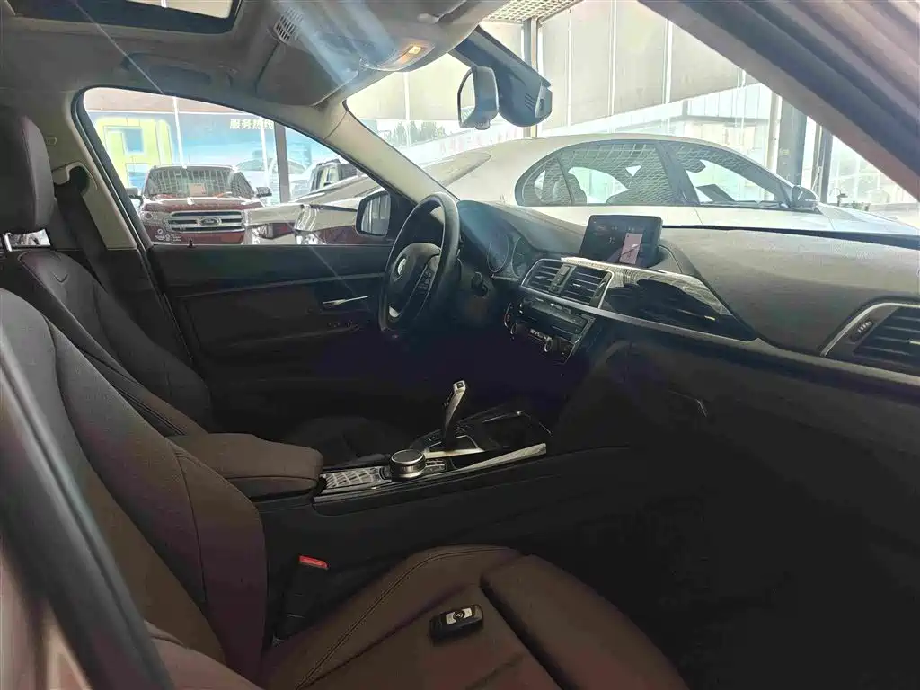 BMW 3 Series — миниатюра 15
