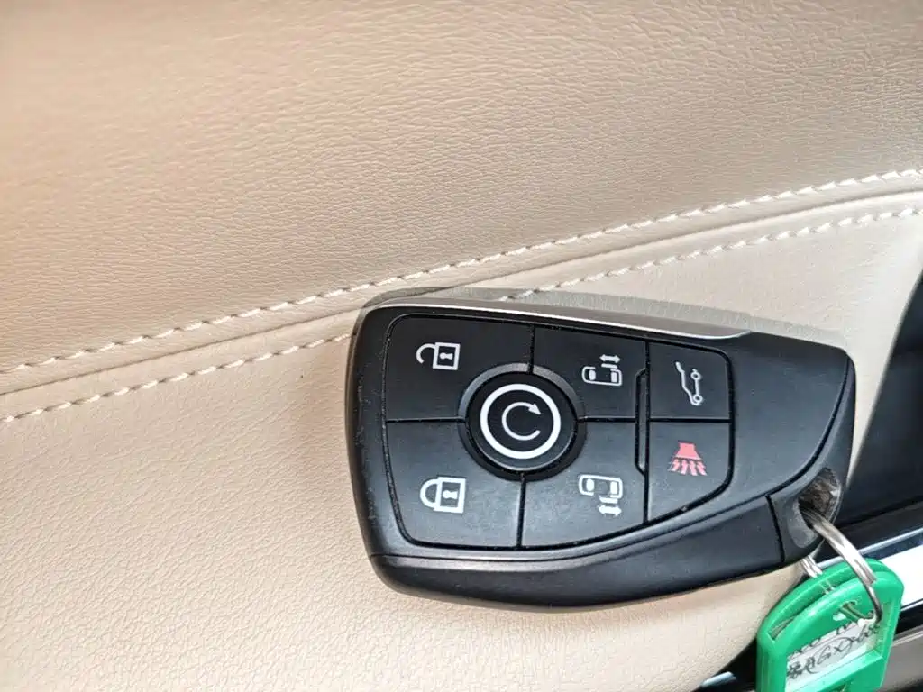 Buick GL8 Hybrid — миниатюра 9