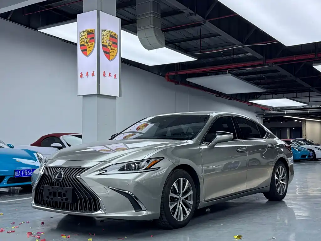 Lexus ES 2018
