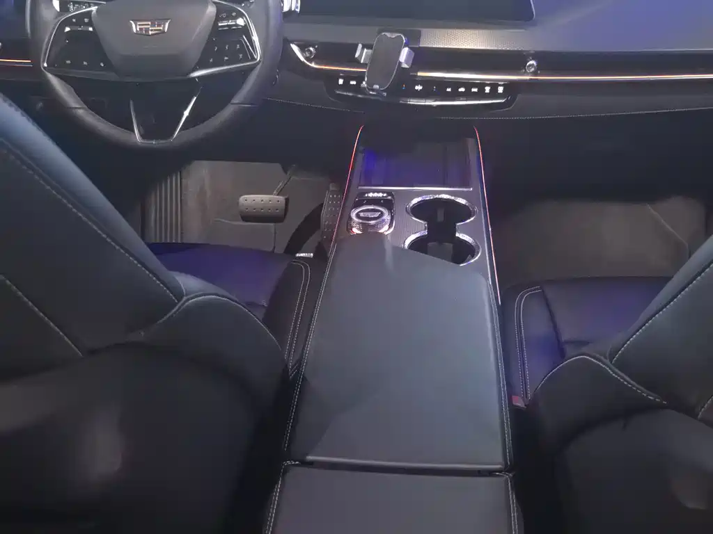 Cadillac XT5 — миниатюра 10