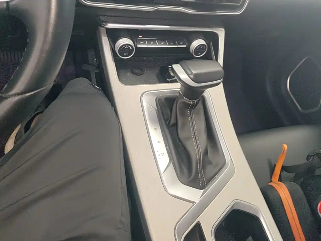 Geely Binyue — миниатюра 14
