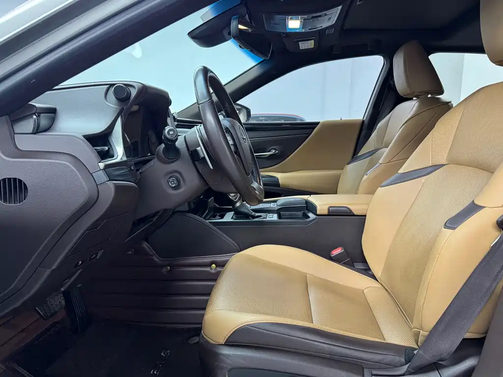 Lexus ES 2018 200 V