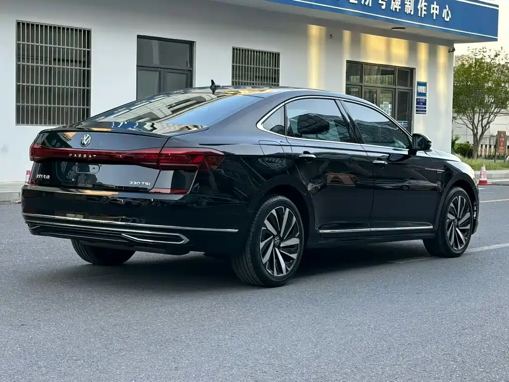 Volkswagen Passat — миниатюра 7