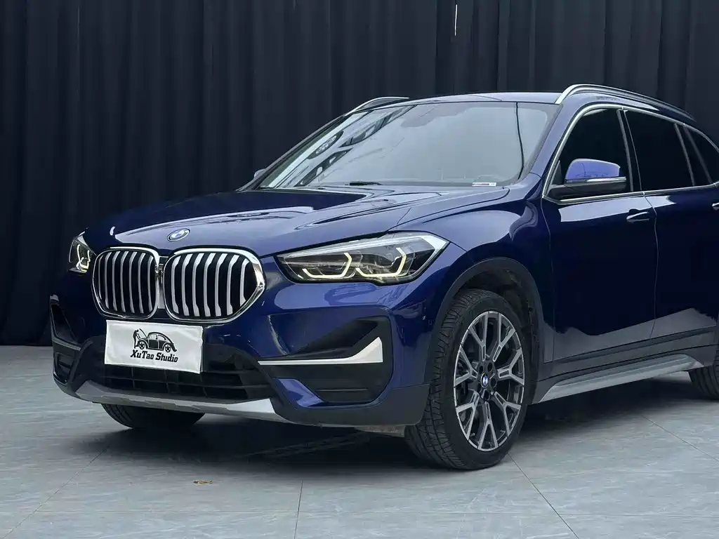 Купить BMW X1