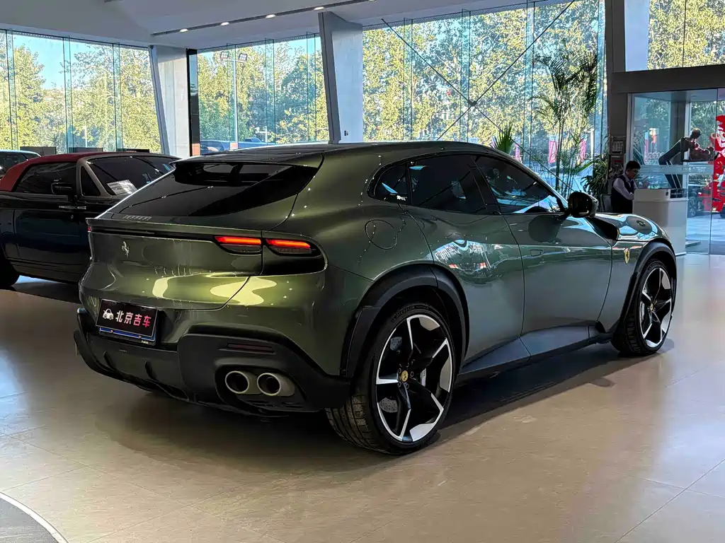 Ferrari Purosangue 2023 6.5L V12