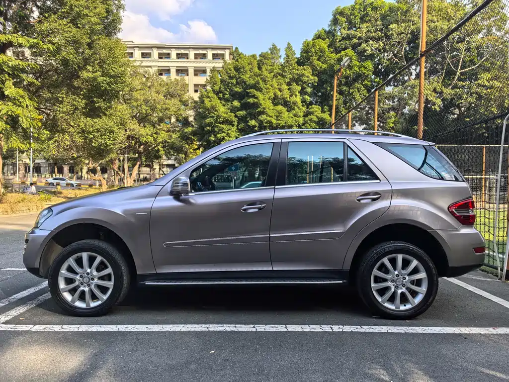 Mercedes-Benz M 2010 ML 350 4MATIC Luxury