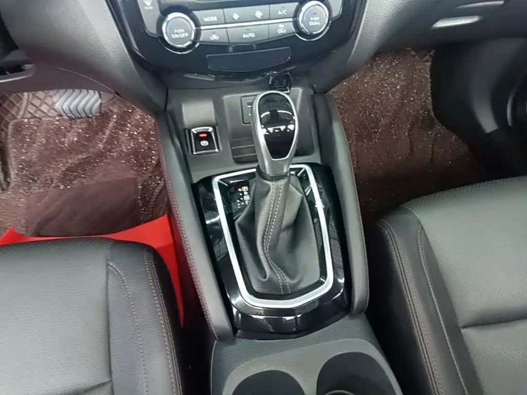 Nissan Qashqai — миниатюра 14