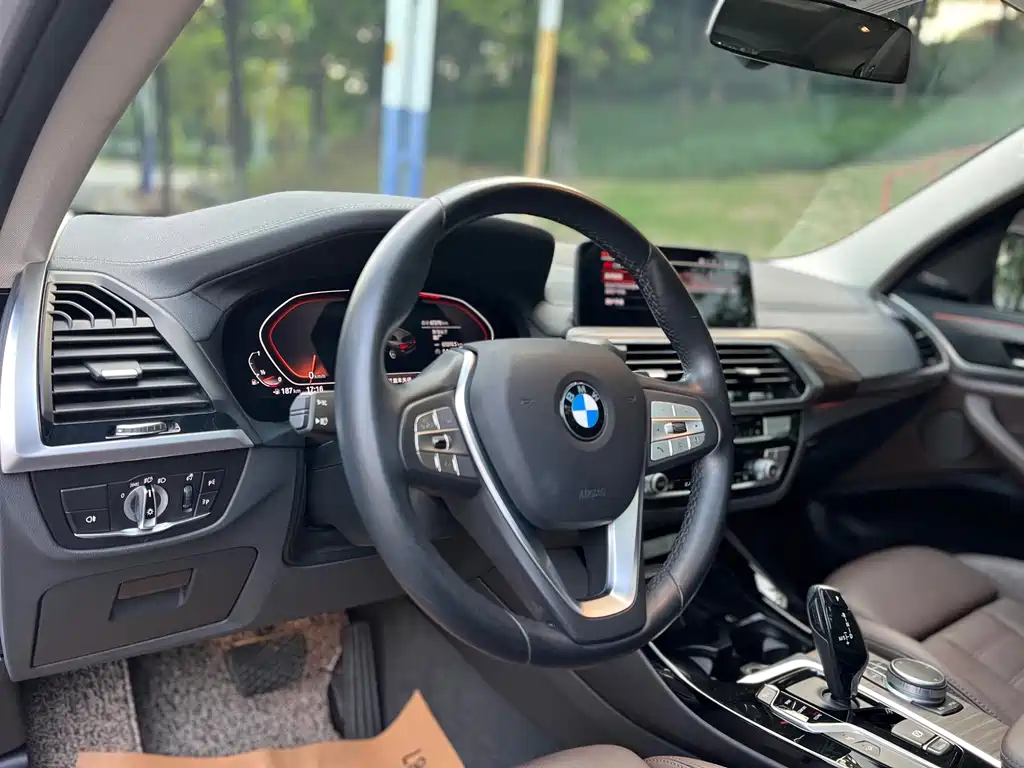 BMW X3 — миниатюра 12