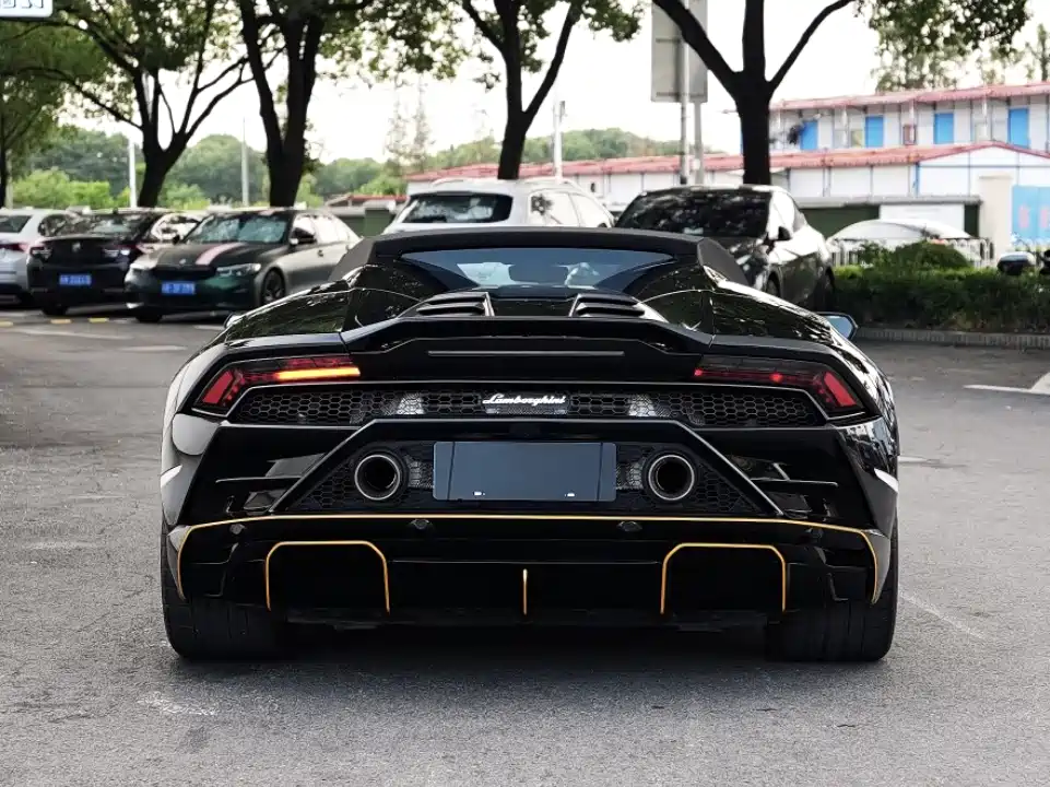 LAMBORGHINI HURACÁN