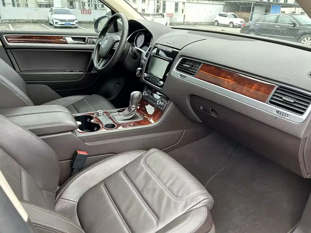 Volkswagen Touareg — миниатюра 4