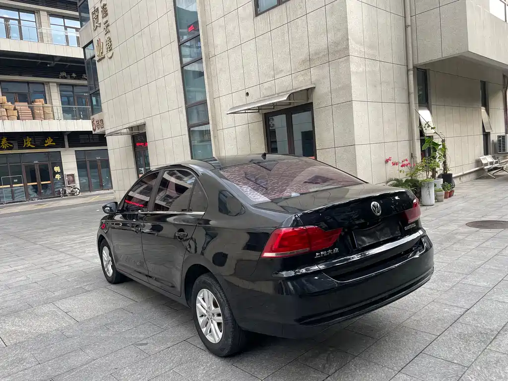 Volkswagen Santana — миниатюра 6