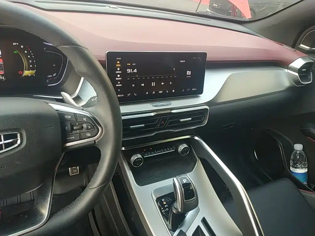 Geely Binyue — миниатюра 13