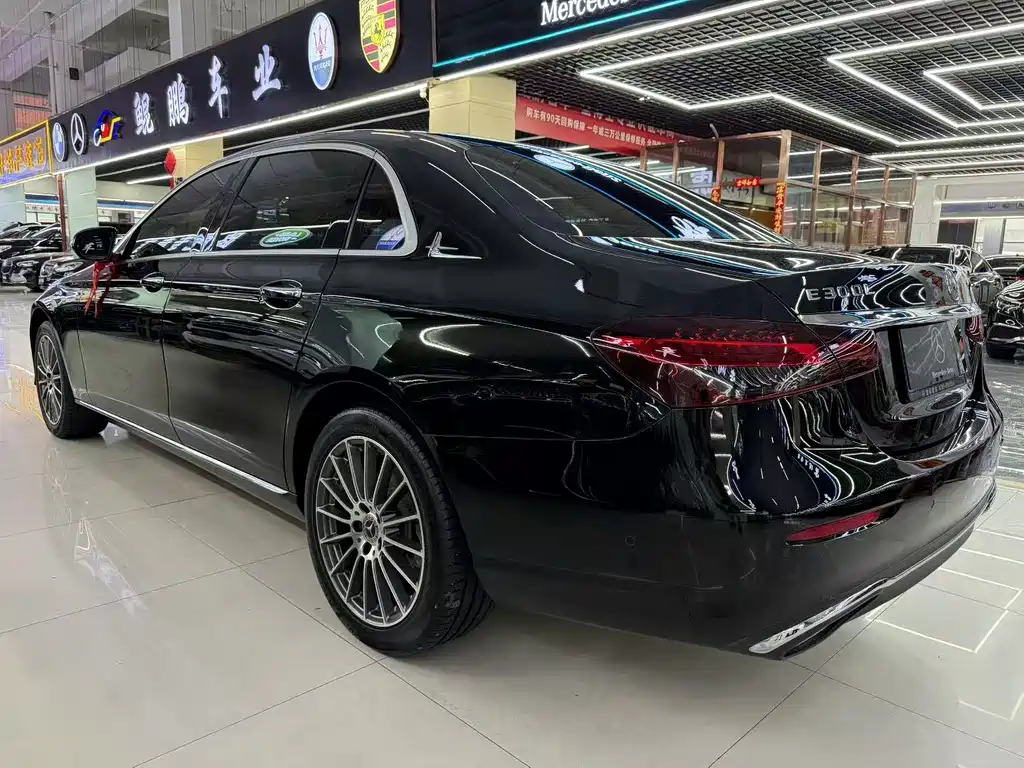 Mercedes-Benz E-Class — миниатюра 4