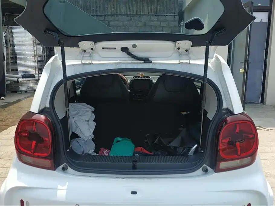 Roewe Clever 2021 302km мест