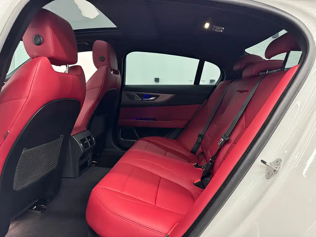 Jaguar XEL — миниатюра 5