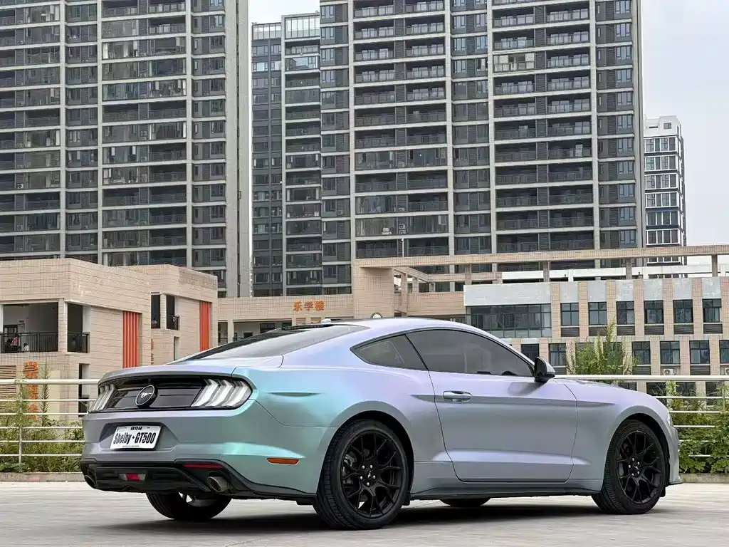 Ford Mustang — миниатюра 9