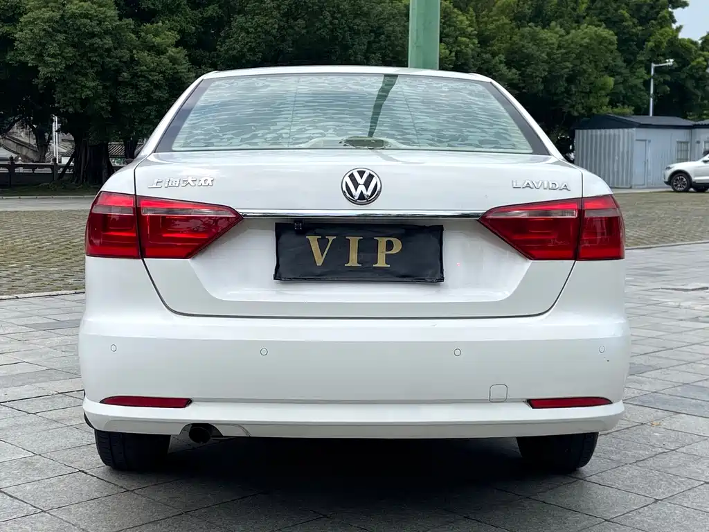 Volkswagen Lavida — миниатюра 5