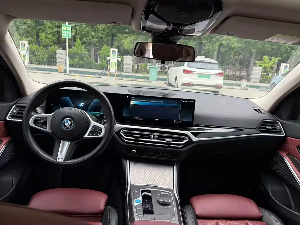 BMW i3 2022 eDrive 35 L