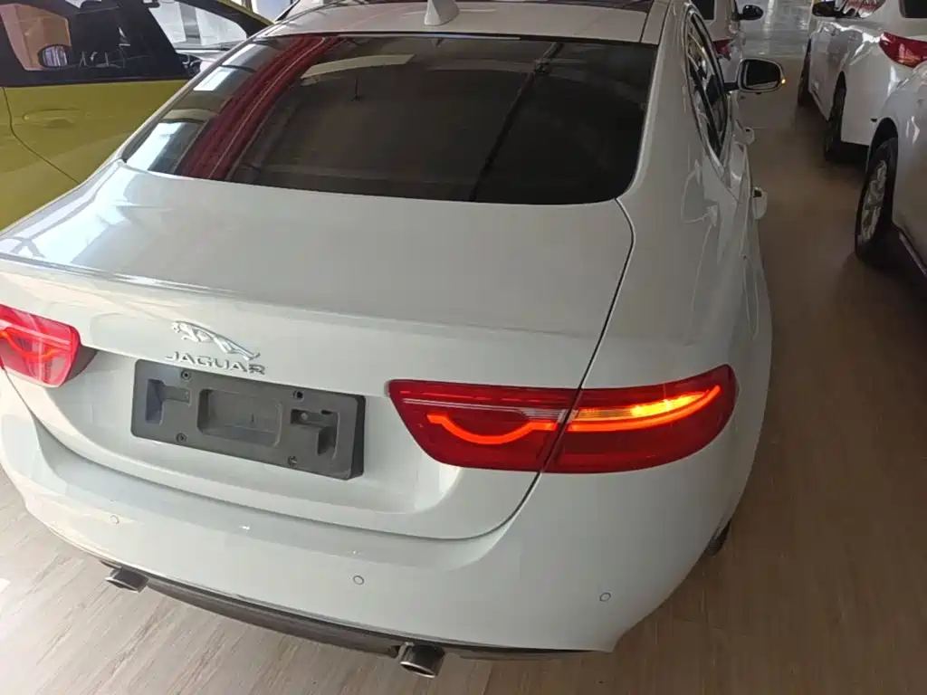 Jaguar XEL — миниатюра 6