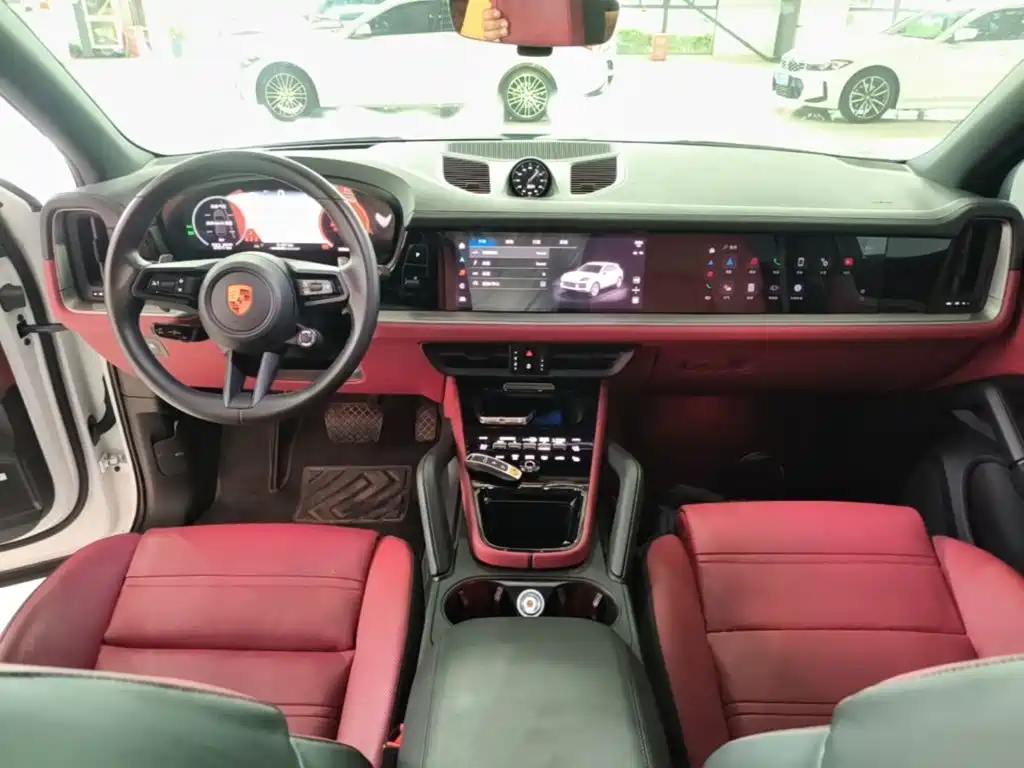 Porsche Cayenne — миниатюра 10
