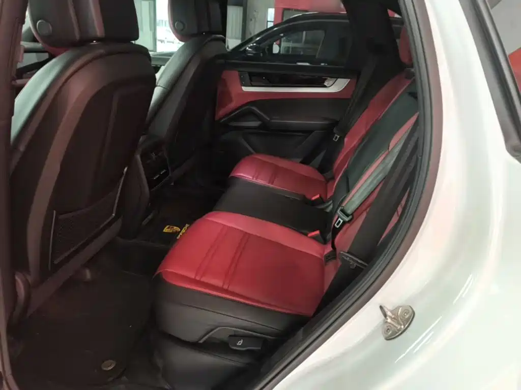 Porsche Cayenne — миниатюра 17