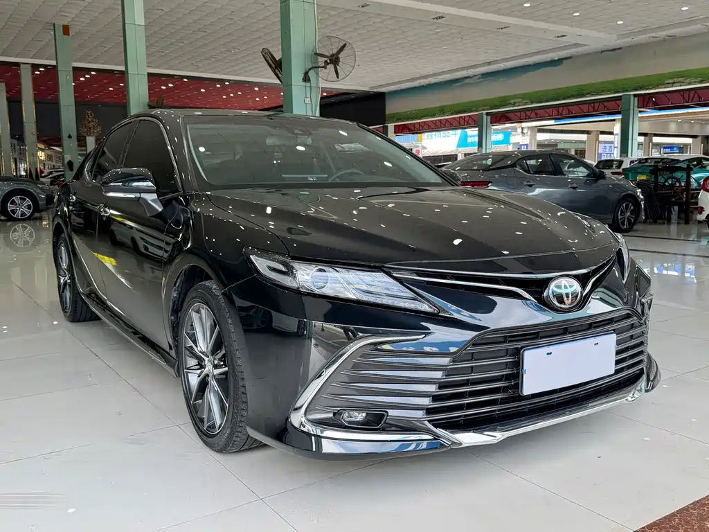 Toyota Camry — миниатюра 3