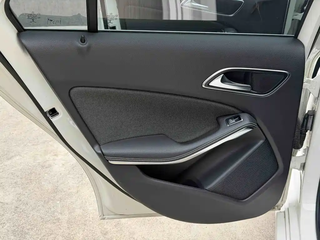 Mercedes-Benz A-Class (Import) — миниатюра 9
