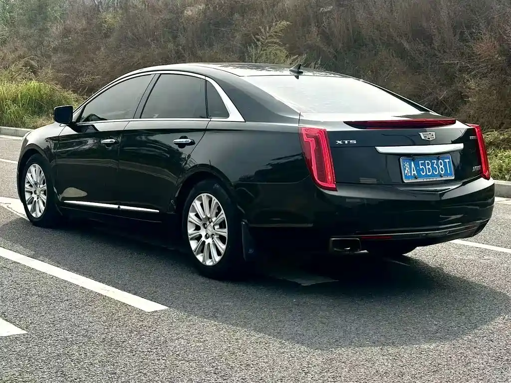 Cadillac XTS — миниатюра 8
