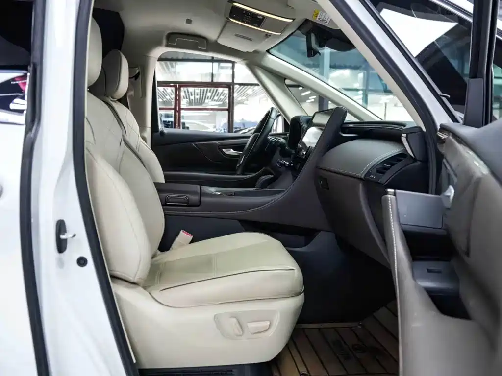 Toyota Alphard 2024 2.5L Luxury