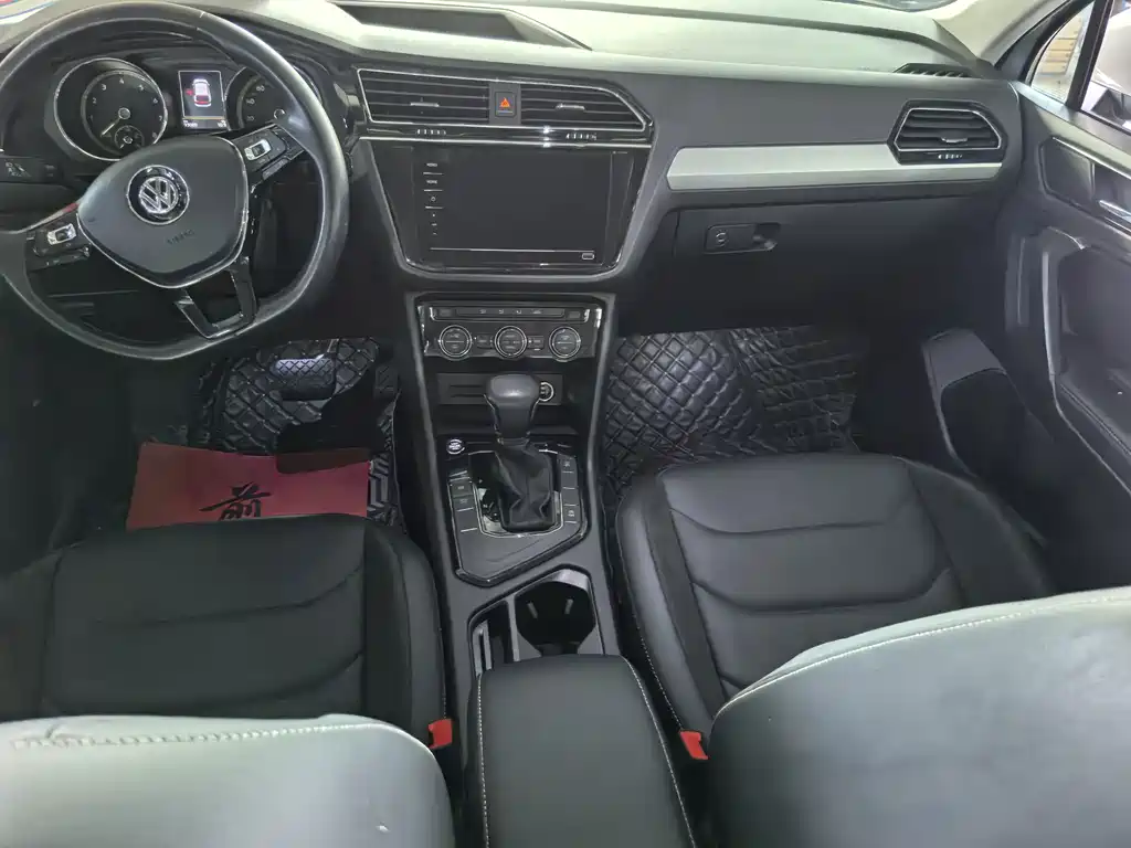 Volkswagen Tiguan L — миниатюра 10