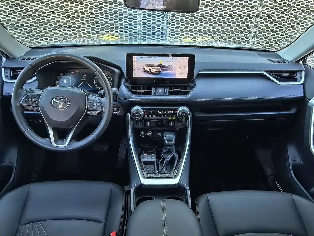 Toyota RAV4 — миниатюра 4