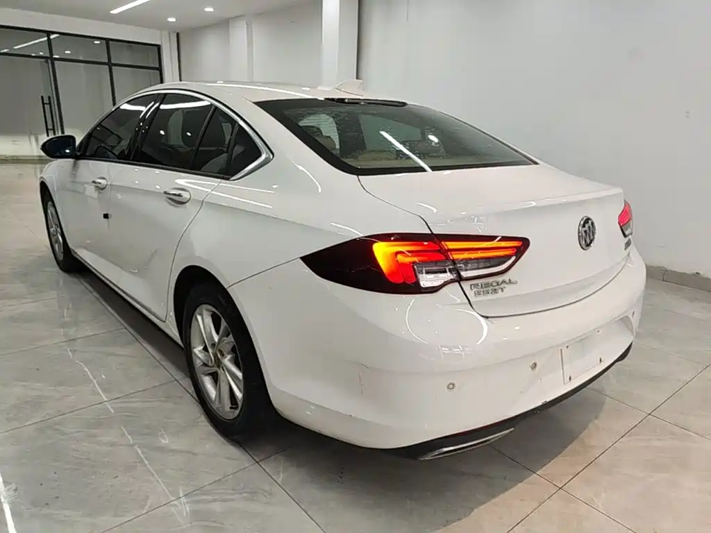 Buick Regal — миниатюра 5