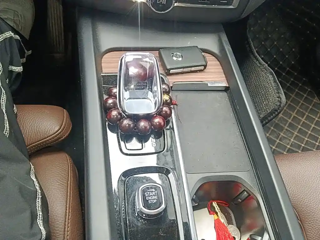 Volvo XC60 PHEV — миниатюра 14