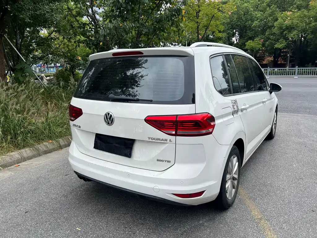 Volkswagen Touran — миниатюра 7