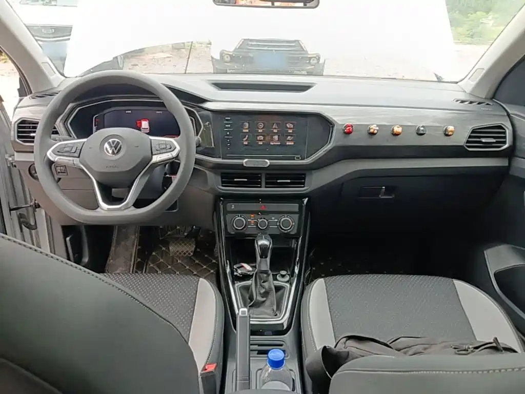 Volkswagen Tacqua 2020 1.5L AT