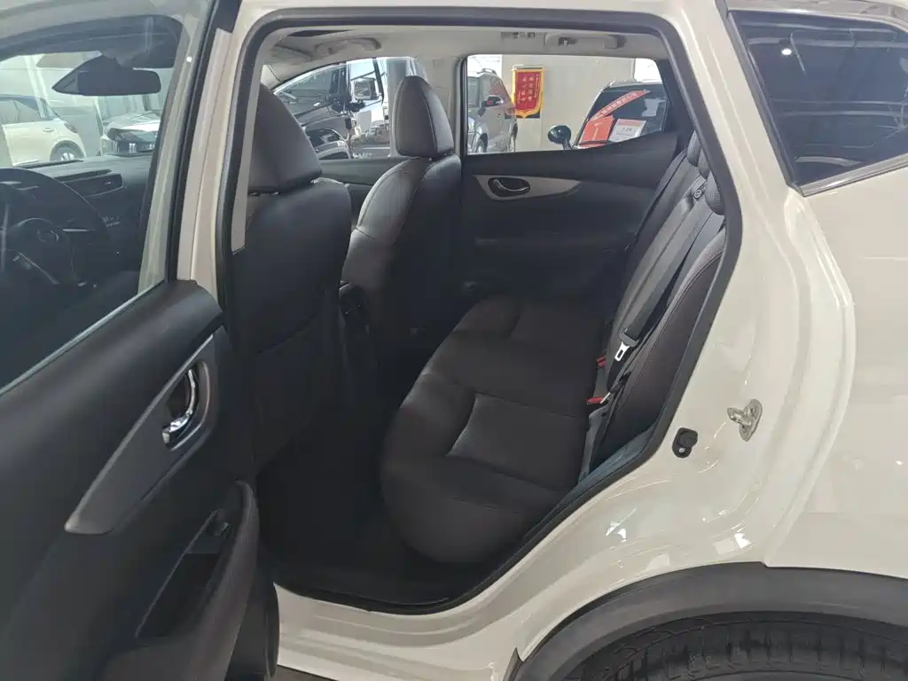 Nissan Qashqai — миниатюра 18
