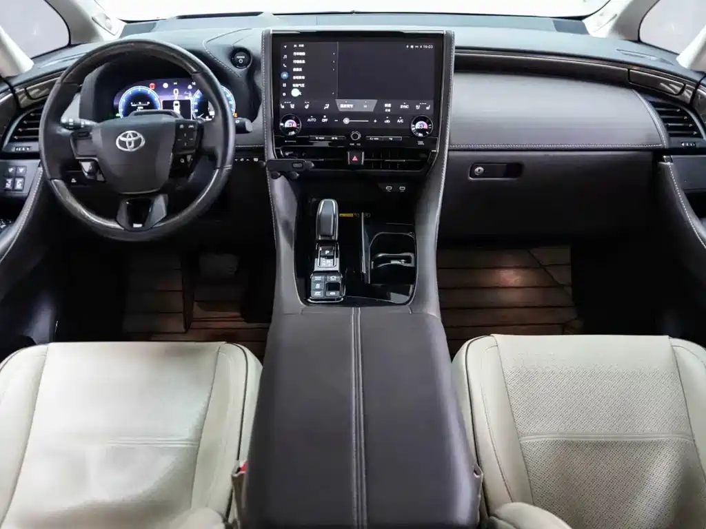 Toyota Alphard 2024 2.5L Luxury