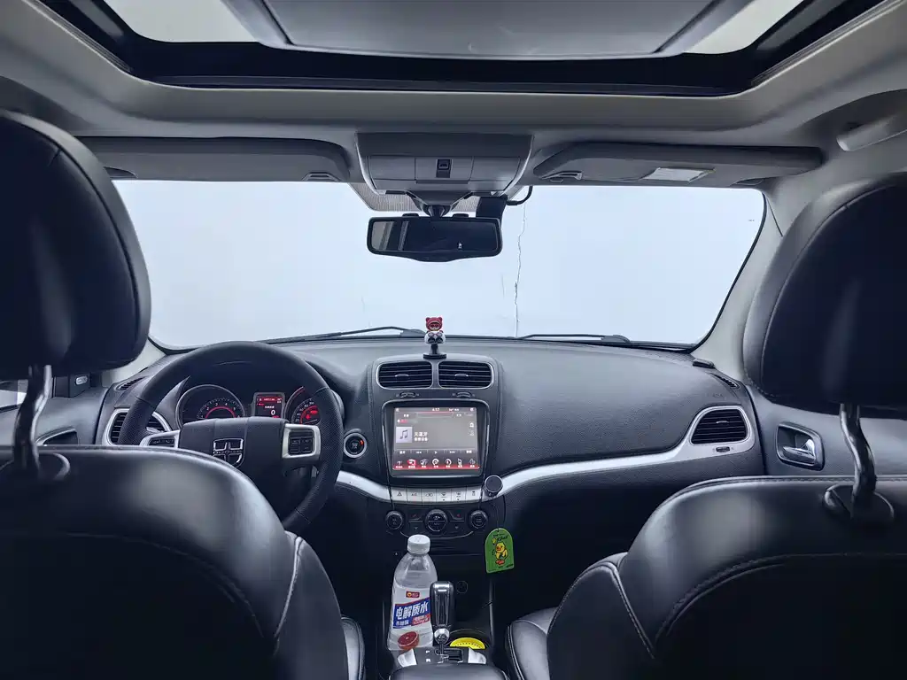 Dodge Journey — миниатюра 6