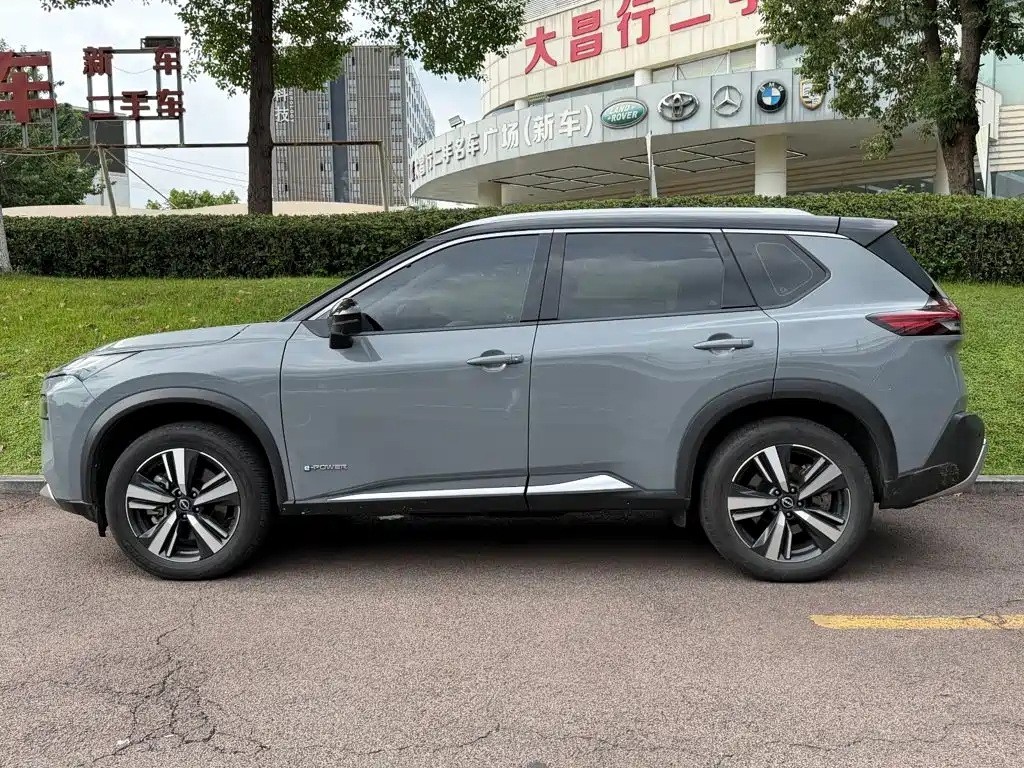 Nissan X-Trail — миниатюра 3