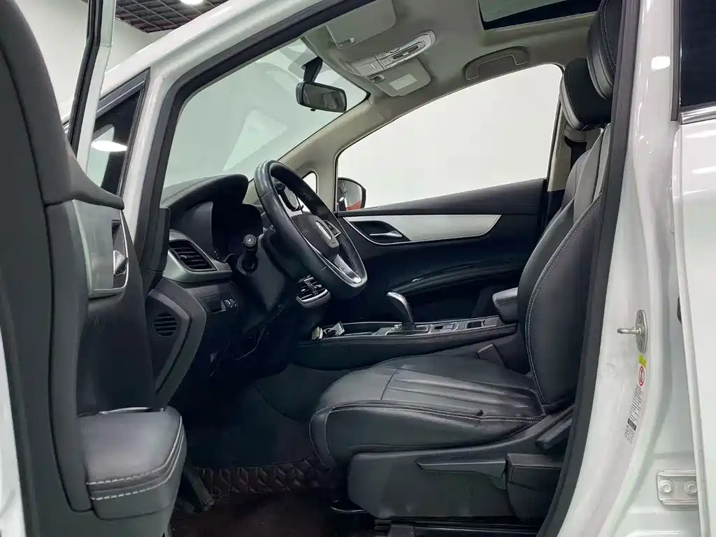 BYD MAX — миниатюра 4